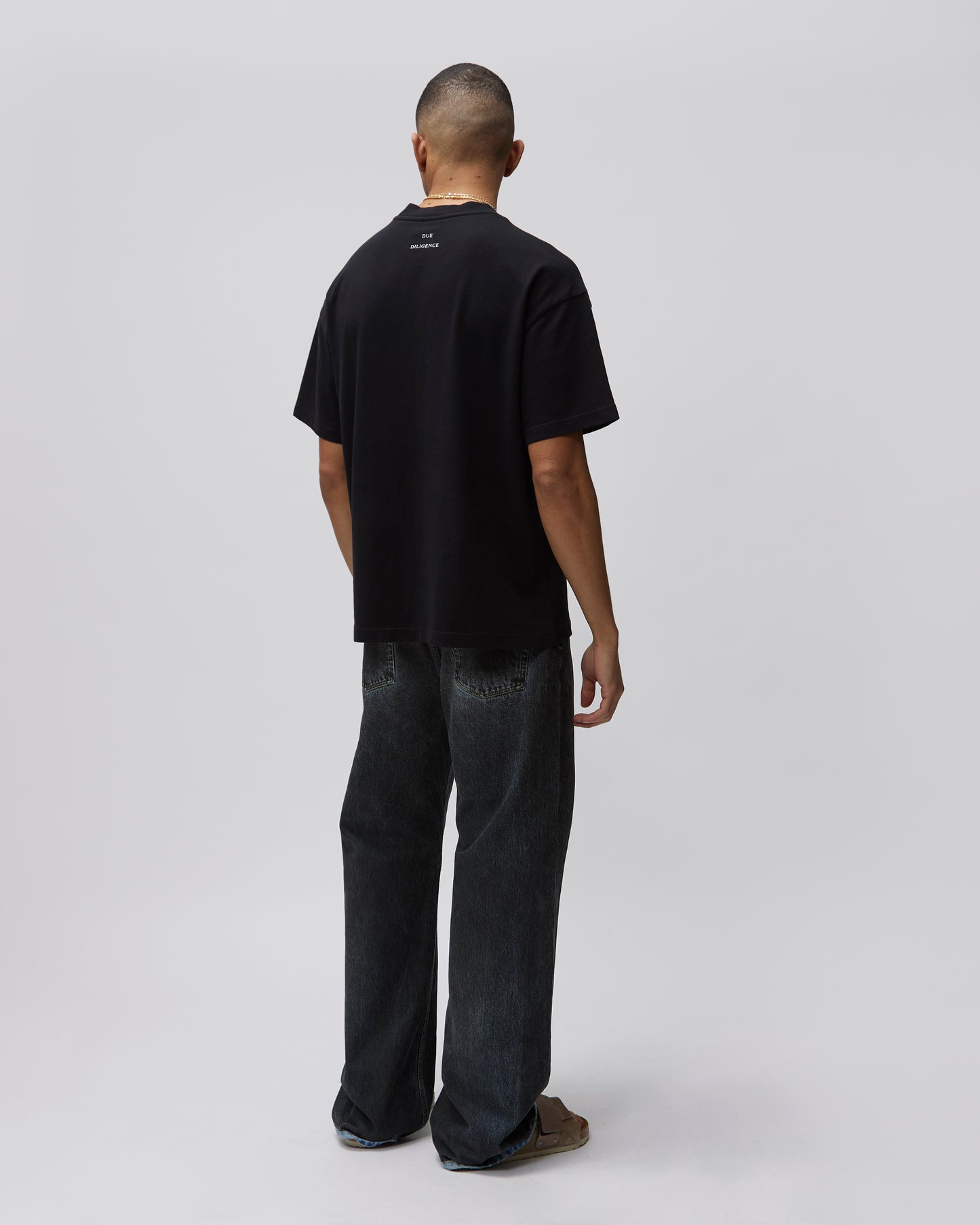 T-SHIRT WITH WORLD TOUR PRINT - Due Diligence Apparel